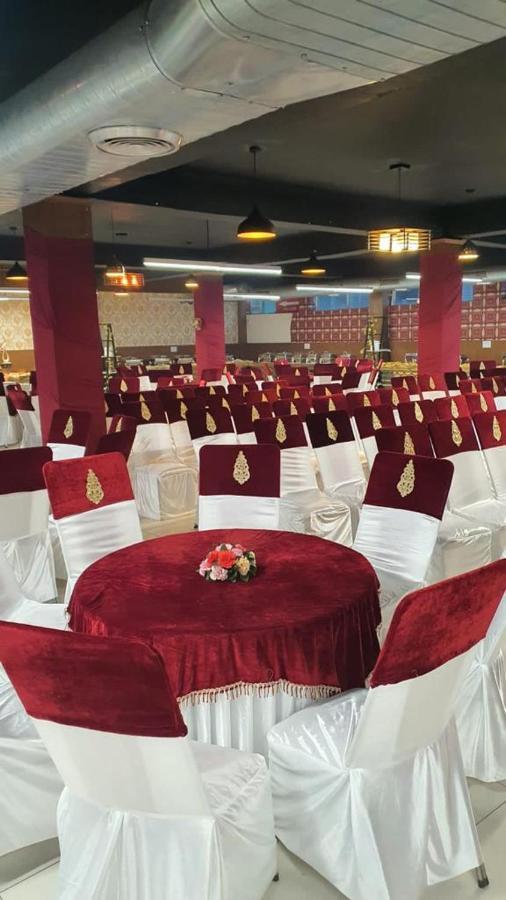 Jb Residency Zirakpur !! Top Rated & Most Awarded Property In Zirakpur Hotell Eksteriør bilde