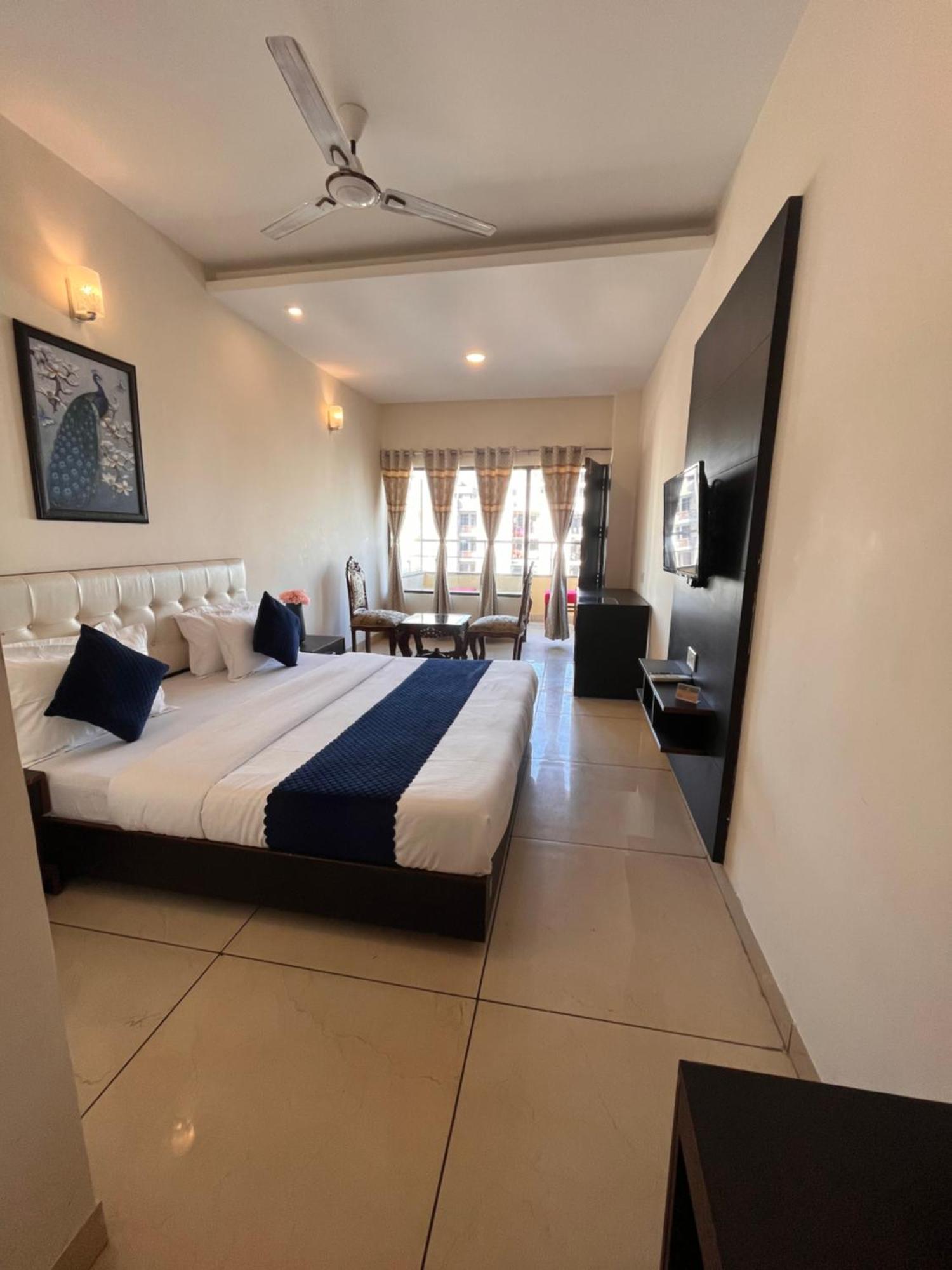 Jb Residency Zirakpur !! Top Rated & Most Awarded Property In Zirakpur Hotell Eksteriør bilde