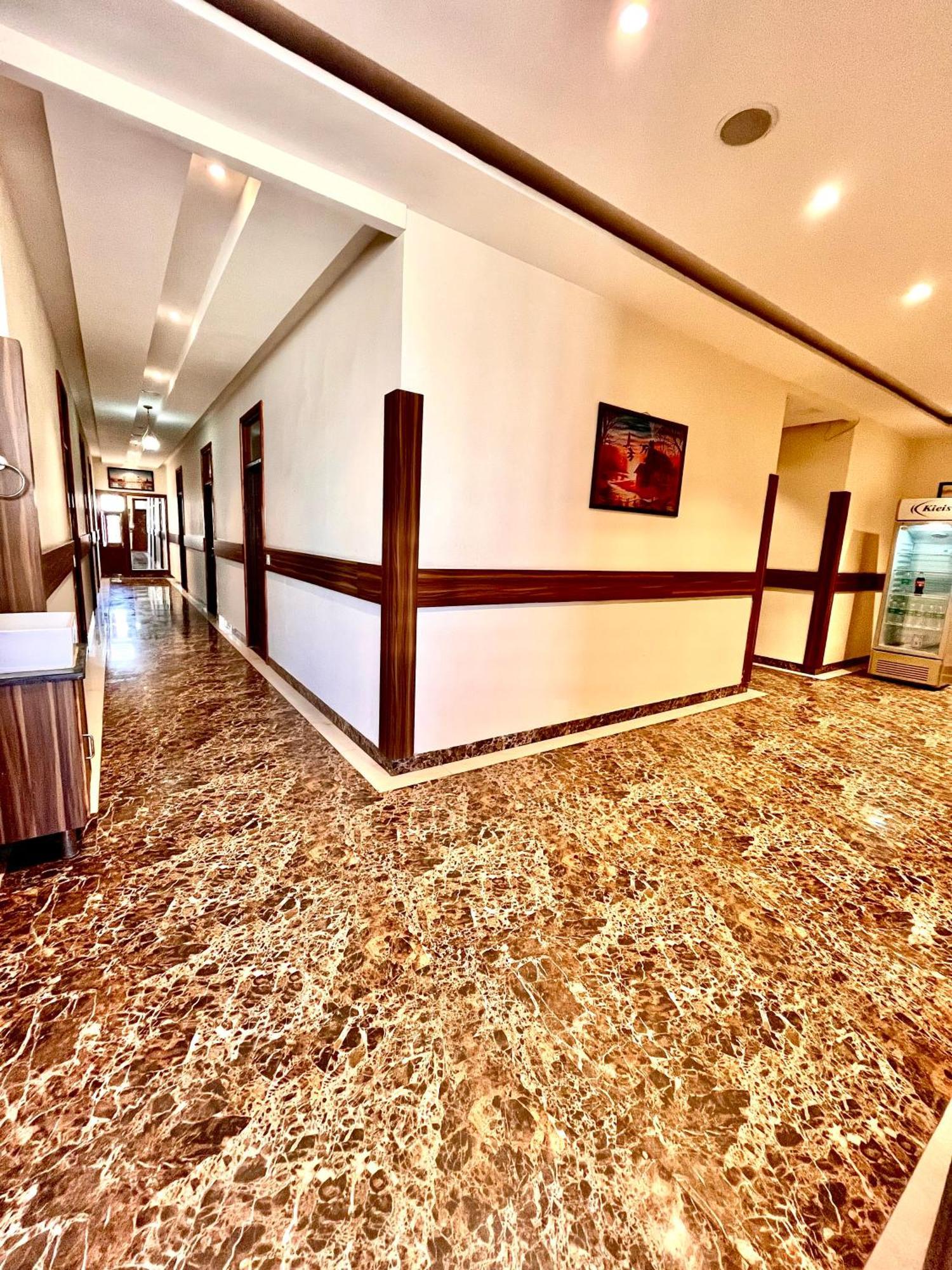 Jb Residency Zirakpur !! Top Rated & Most Awarded Property In Zirakpur Hotell Eksteriør bilde