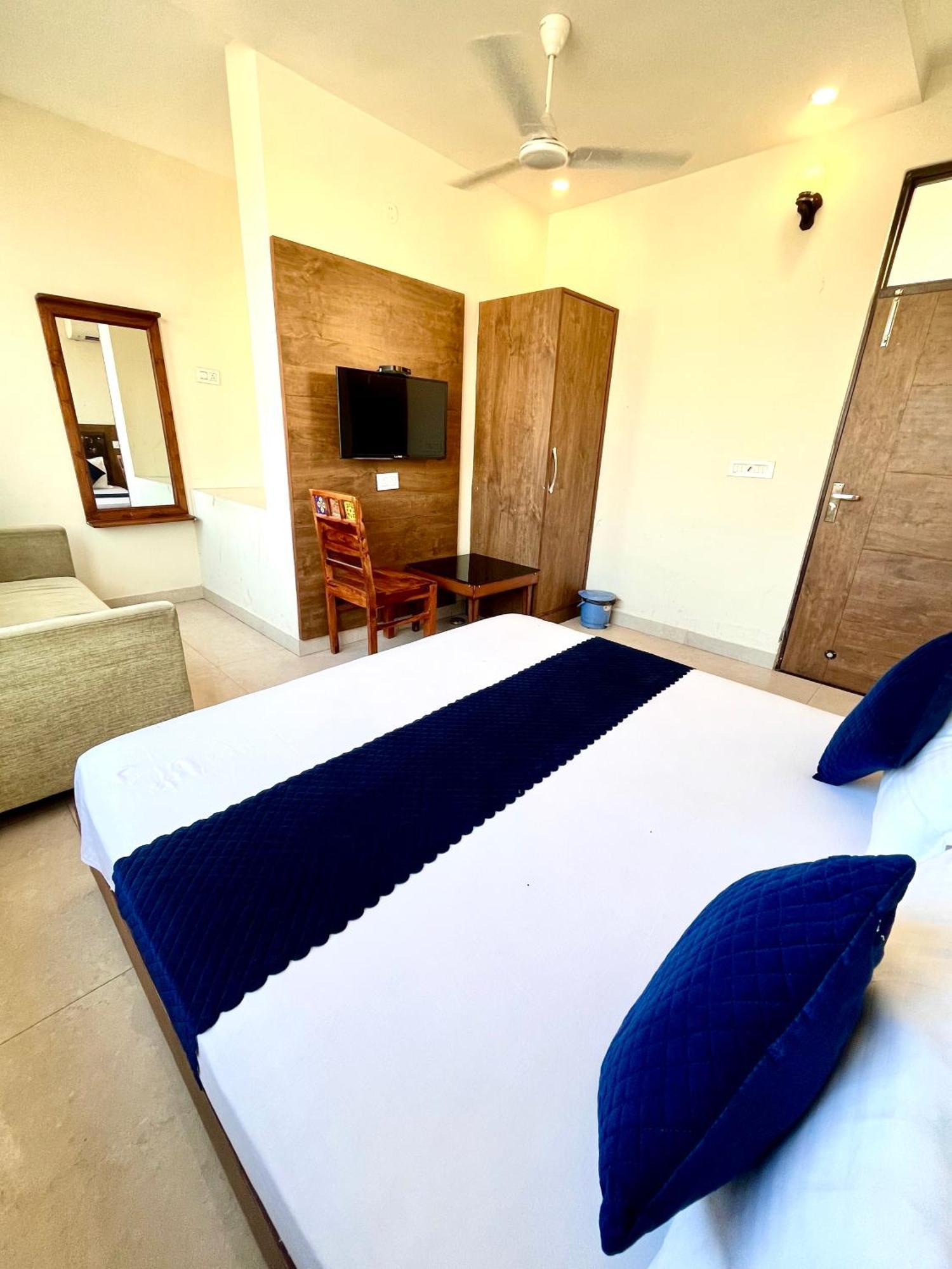 Jb Residency Zirakpur !! Top Rated & Most Awarded Property In Zirakpur Hotell Eksteriør bilde